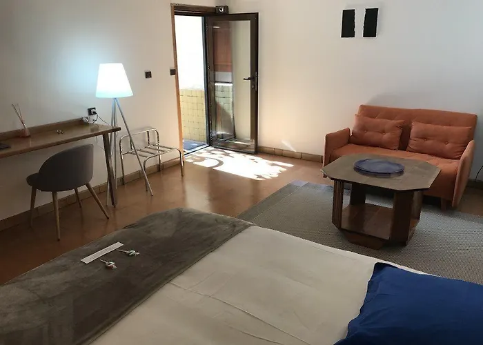 La Du Rhone B&B 미리벨